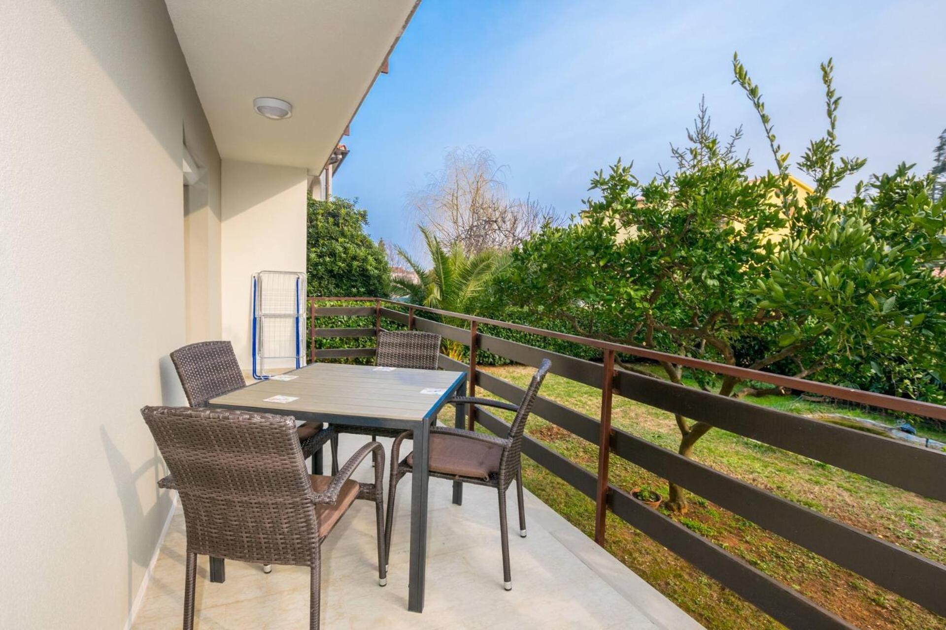 Family House With 2 Apartments - Irma Medulin Exterior photo
